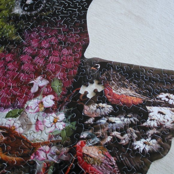 A Flicker Then Gone Hummingbird Shaped Serendipity 800pc Puzzle 65317 - Picture 3 of 11